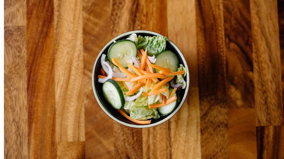 A visualization of the menu item "Side Salad"