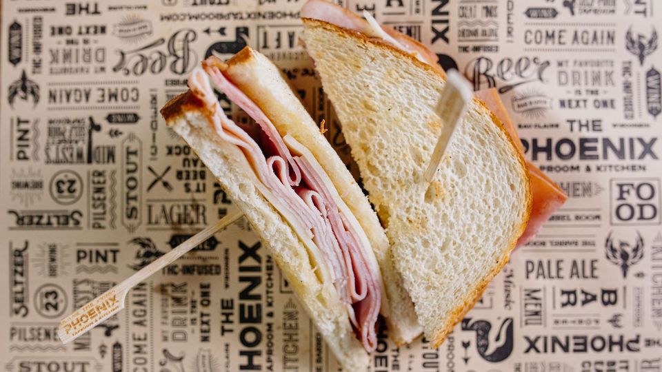 A visualization of the menu item "Ham, Turkey, & Swiss Melt"